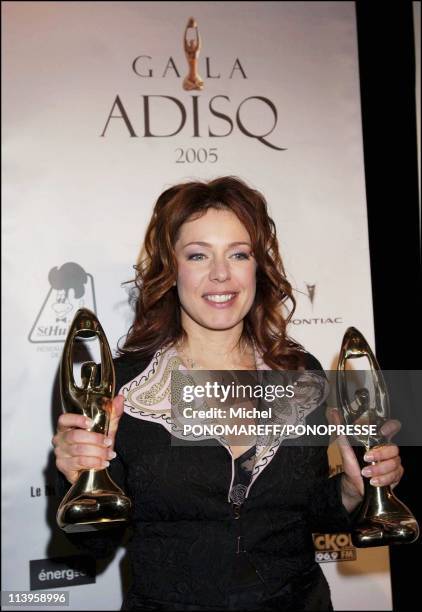 Singer Isabelle Boulay in Montreal, Canada on October 30, 2005-Isabelle Boulay has won 2 awards at the gala of ADISQ for the industry of the song.