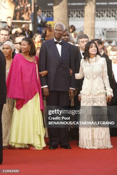 59th Cannes Film Festival : Opening Ceremony. Stairs of "The Da Vinci Code" In Cannes, France On May 17, 2006-Carole Laure and Abdou Diouf.