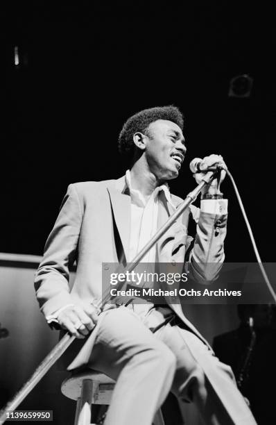 Johnny Singer 25 Johnnie Taylor Sings Stock Photos, High-Res Pictures, and Images ...