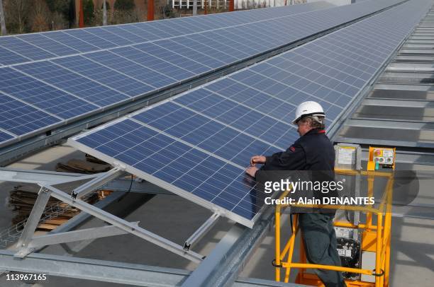 Installation of a photovoltaic power centers on the roof of the storey car park of the shopping mall In Nantes, France On March 24, 2009-This is one...