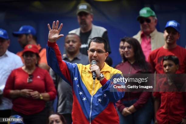 Venezuelan Foreign Minister Jorge Arreaza gives a speech during a demonstration to back up the decision of ruling PSUV to leave OAS on April 27, 2019...