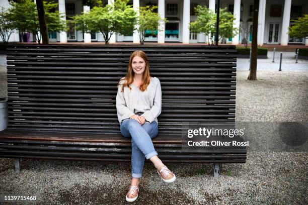 Bench Ront Facing 11,269 Sitting On Bench Front Facing Stock Photos, High-Res Pictures ...