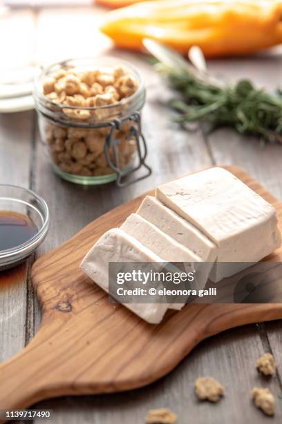 tofu e soia - tofu stock pictures, royalty-free photos & images