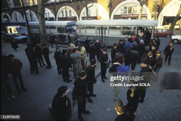 Paris: police raid at "Ilot Chalon" In Paris, France On February 05, 1984.