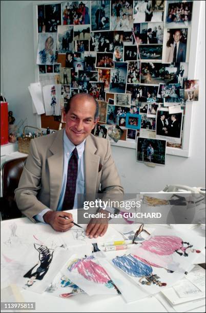 Close-up Oscar De La Renta in June, 1985.