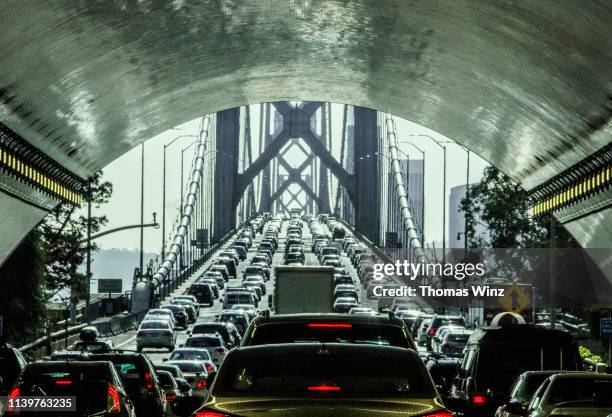 driving through the bay bridge tunnel - san francisco bay bridge 個照片及圖片檔