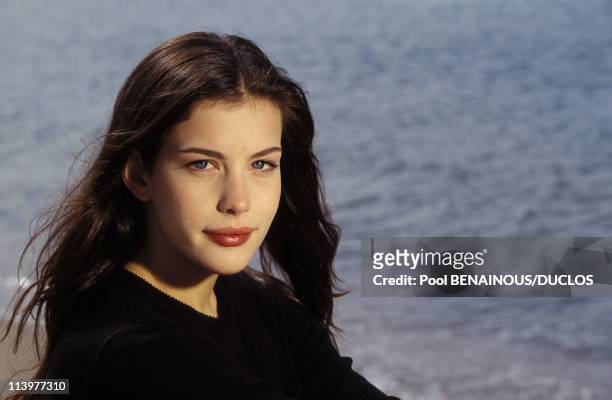 Cannes 95: James Mangold Et Liv Tyler For Film "Heavy" In Cannes, France On May, 1995-Liv Tyler.