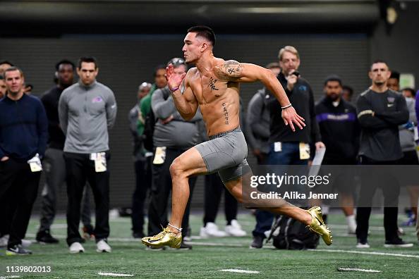 Taylor Rapp Wash Taylor Rapp of the Washington Huskies runs his 40 yard dash during ...