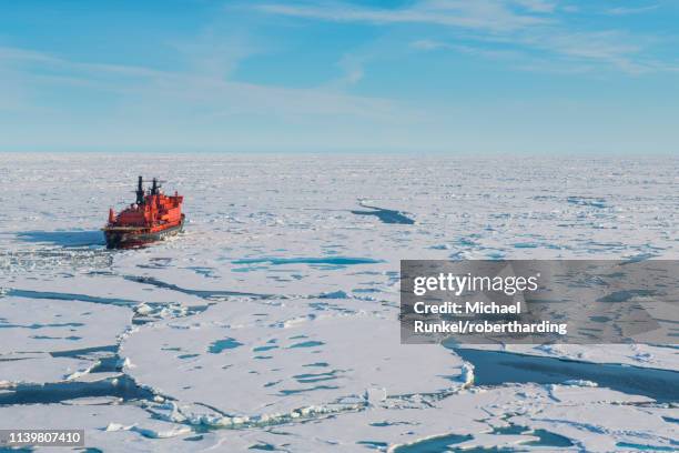 ice breaker in north pole, arctic - ice breaker stock-fotos und bilder