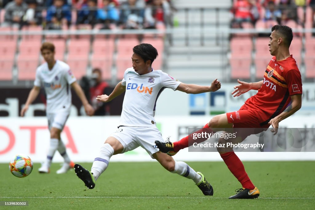 Nagoya Grampus v Sanfrecce Hiroshima - J.League J1