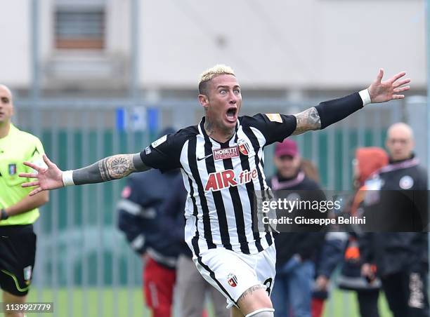 Matteo Ardemagni of Ascoli Calcio 1898 FC celebrates after scoring the goal 0-2 during the Serie B match between Cittadella and Ascoli Calcio 1898 FC...