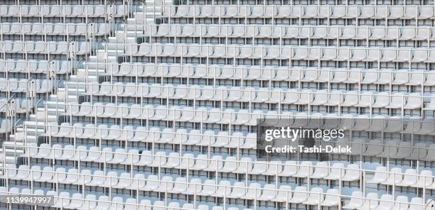 weißes stadion seating - empty stadium stock-fotos und bilder