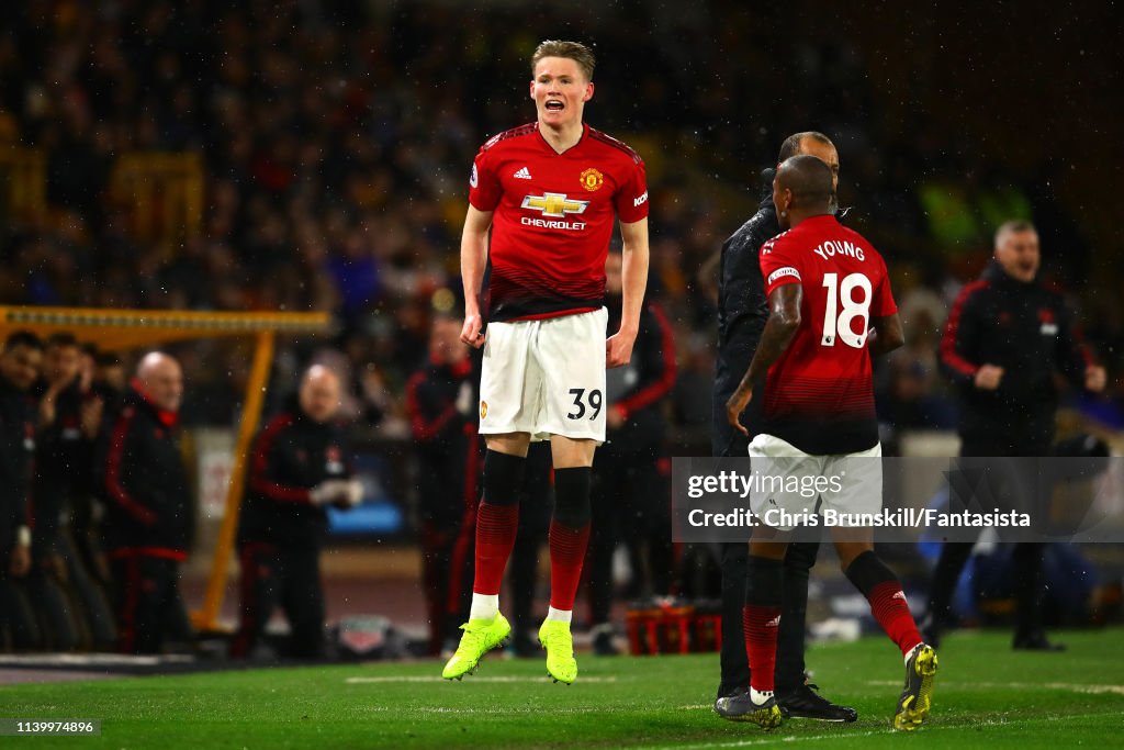 Wolverhampton Wanderers v Manchester United - Premier League