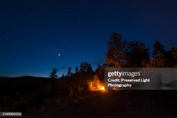Friends Round Campfire Pincushion Mountain Peachland British Columbia Canada High-Res Stock Photo