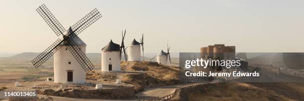 西班牙 consuegra 風車 - la mancha 個照片及圖片檔