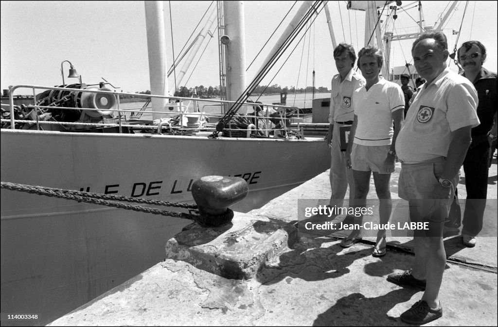 Arrival of the the hospital ship "l'Ile de Lumiere" in Phnom Penh, Cambodia in November, 1979-