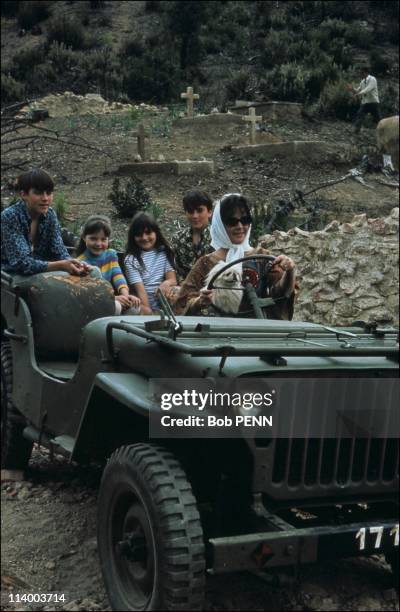 File pictures of Liz Taylor In United States-Liz Taylor and children Michael and Chistopher Wilding, Elisabeth Todd and Maria Burton, 1967.