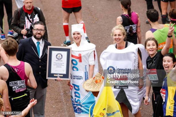 Running Toothpaste Woman Toothpaste Photos and Premium High Res Pictures - Getty Images