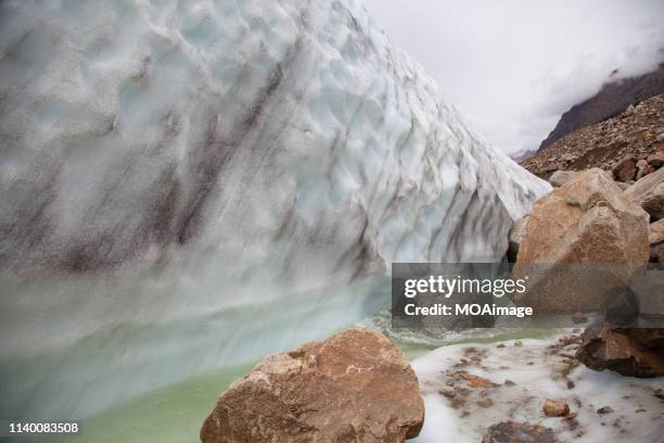 midui glacier,tibet,china - tibet stock pictures, royalty-free photos & images