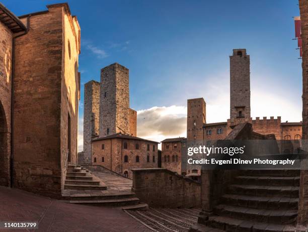 town of san gimignano - san gimignano stock-fotos und bilder