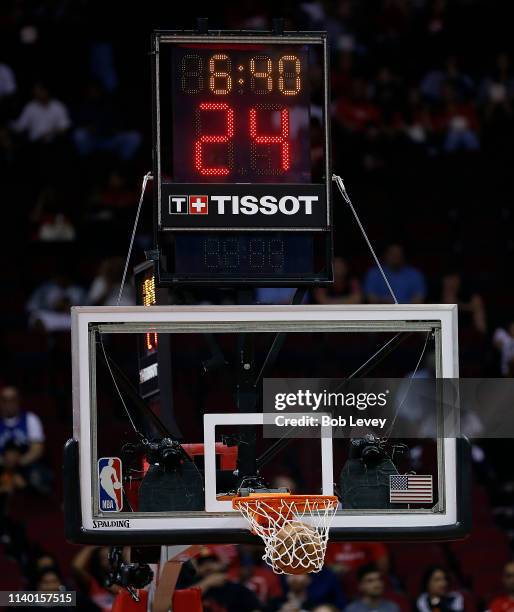 First Shot Clock Shot Clock Basketball Photos and Premium High Res Pictures - Getty Images