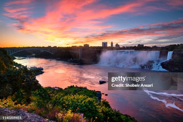 niagara fall at sunrise, ontario, canada - niagara falls photos fotografías e imágenes de stock