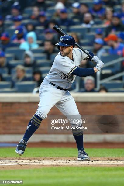 Travis Shaw of the Milwaukee Brewers in action against the New York Mets at Citi Field on April 27, 2019 in New York City. Milwaukee Brewers defeated...