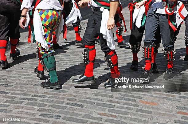 morris dancers - morris dancing stock pictures, royalty-free photos & images