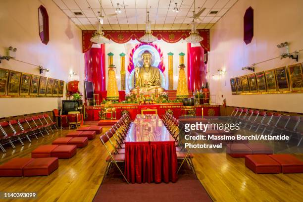 manhattan, chinatown, mahayana buddhist temple - godsdienstige gebouwen stockfoto's en -beelden
