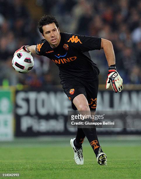 Donii of Roma in action during the Serie A match between AS Roma and AC Milan at Stadio Olimpico on May 7, 2011 in Rome, Italy.