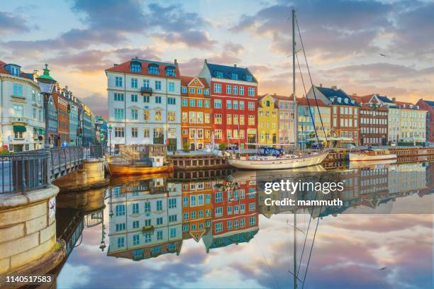 nyhavn, copenhagen, denmark - nordic sunrise stock pictures, royalty-free photos & images