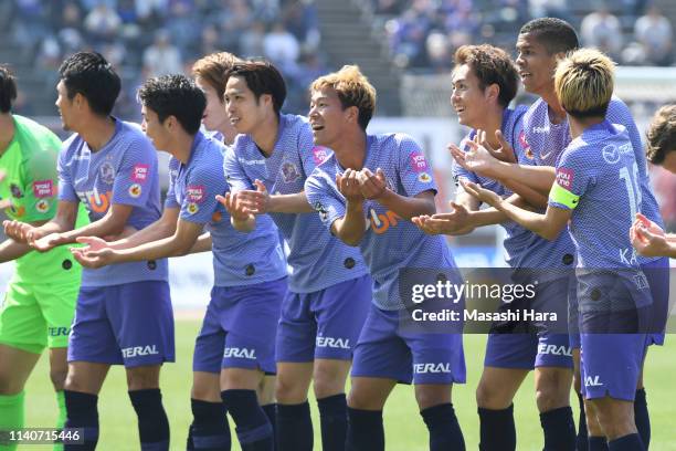 Players of Sanfrecce Hiroshima celebrate the second goal during the J.League J1 match between Sanfrecce Hiroshima and Gamba Osaka at Edion Stadium...