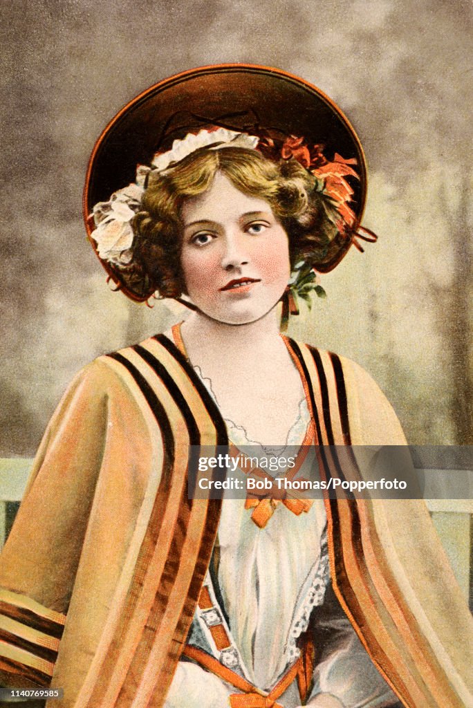 Helen Ruth Mann English opera singer and actress Ruth Vincent, circa 1900. Her career ...