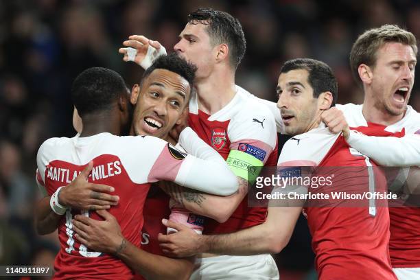 Pierre-Emerick Aubameyang of Arsenal celebrates scoring their 3rd goal with Ainsley Maitland-Niles, Granit Xhaka, Henrikh Mkhitaryan and Nacho...