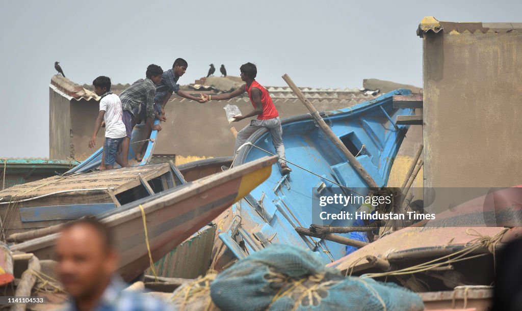 Cyclone Fani Hits Odhisa, West Bengal Triggering Heavy Rainfall, Uprooting Trees