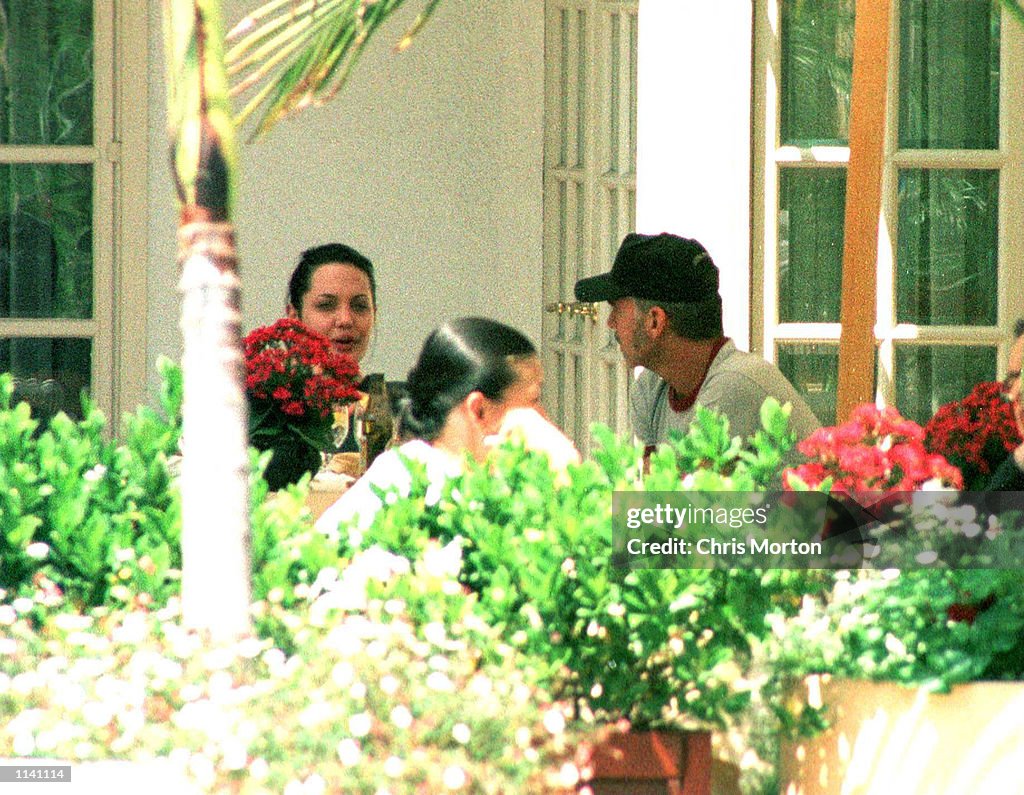 "EXCLUSIVE" - ANGELINA JOLIE HAS LUNCH WITH HER NEW HUBBY, ACTOR BILLY BOB THORNTON.