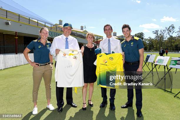 Prime Minister Scott Morrison poses for a photo alongside Women's Australian Cricket captain Meg Lanning, Belinda Clark of Cricket Australia, Member...