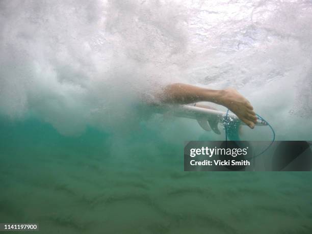 crystal clear ocean from under the water - gold coast wave stock pictures, royalty-free photos & images