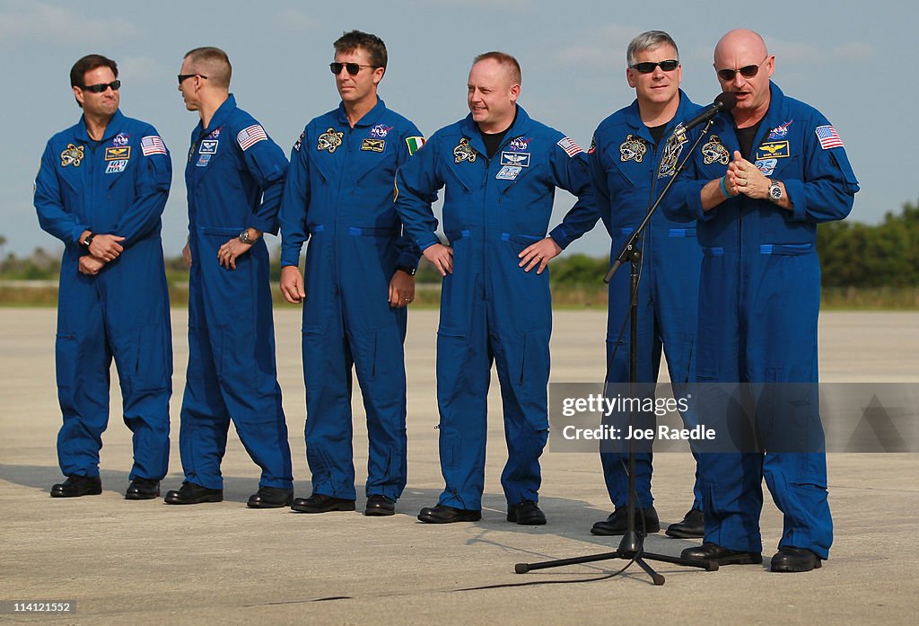 Shuttle Endeavour Astronauts Arrive For Monday's Launch