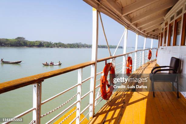 rocket steamer boat - raddampfer stock-fotos und bilder