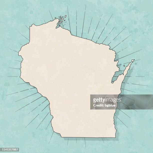 wisconsin map in retro vintage style - old textured paper - v wisconsin stock illustrations