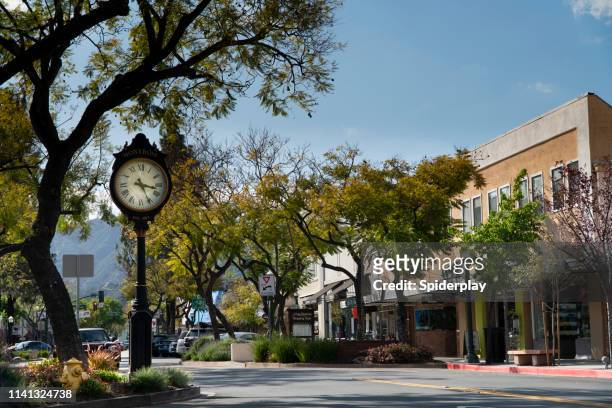la calle principal de la crescenta-montrose - glendale california fotografías e imágenes de stock