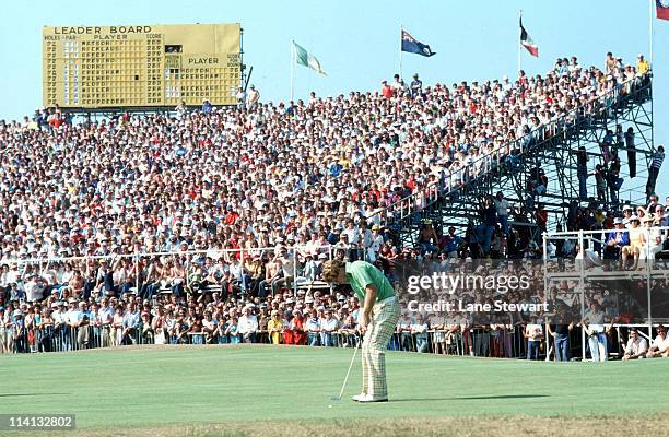 Tom Watson in action, making winning putt during Sunday play at Turnberry GC. South Ayrshire, Scotland 7/10/1977 CREDIT: Lane Stewart