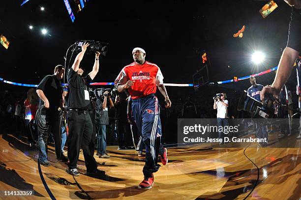 Joe Johnson of the Atlanta Hawks gets ready to take on the Chicago Bulls prior to Game Six of the Eastern Conference Semifinals in the 2011 NBA...