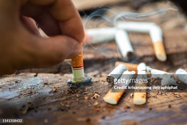 stop smoking concept. - smoker stockfoto's en -beelden