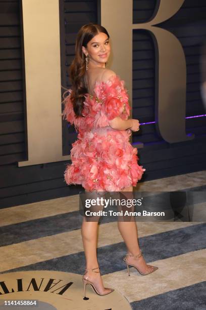 Hailee Steinfeld attends the 2019 Vanity Fair Oscar Party hosted by Radhika Jones at Wallis Annenberg Center for the Performing Arts on February 24,...