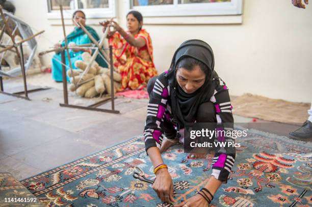 Woman Rugs Making 44 India Rug Making Stock Photos, High-Res Pictures, and Images - Getty ...