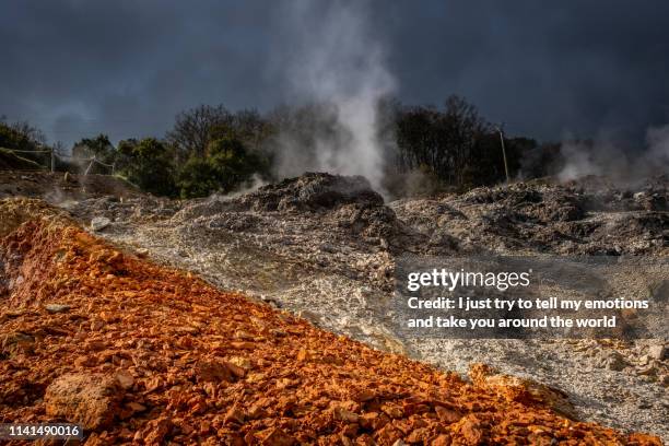 monterotondo m.mo, biancane geothermal natural park - tuscany, italy - sorgente di acqua calda foto e immagini stock