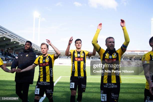 Alexander Jeremejeff and team mates of BK Hacken celebrates after the victory during the Allsvenskan match between BK Hacken and GIF Sundsvall at...