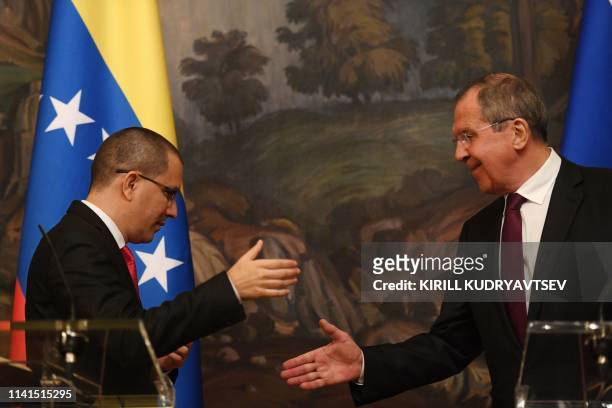 Russian Foreign Minister Sergei Lavrov and Venezuela's Foreign Minister Jorge Arreaza give a press conference in Moscow on May 5, 2019.